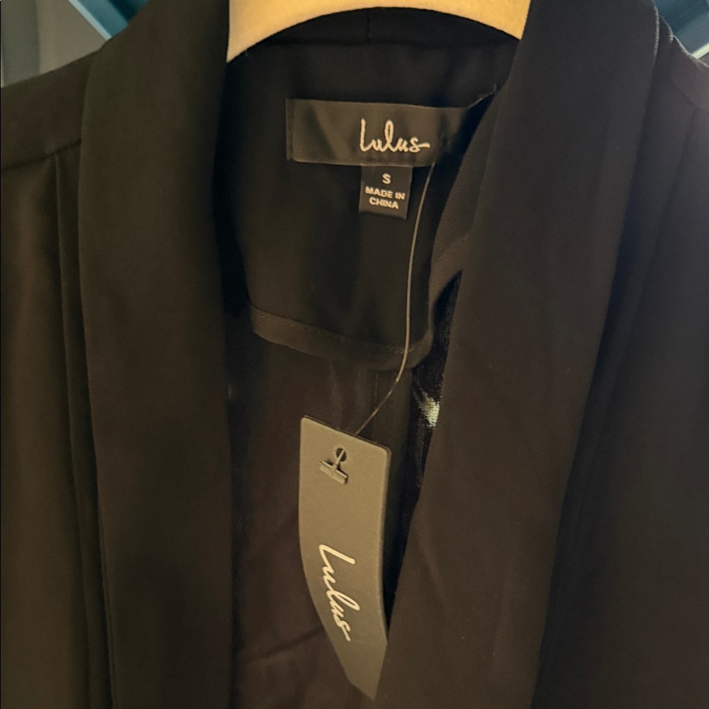 Lulu's Classic Black Blazer - Picture 2 of 3